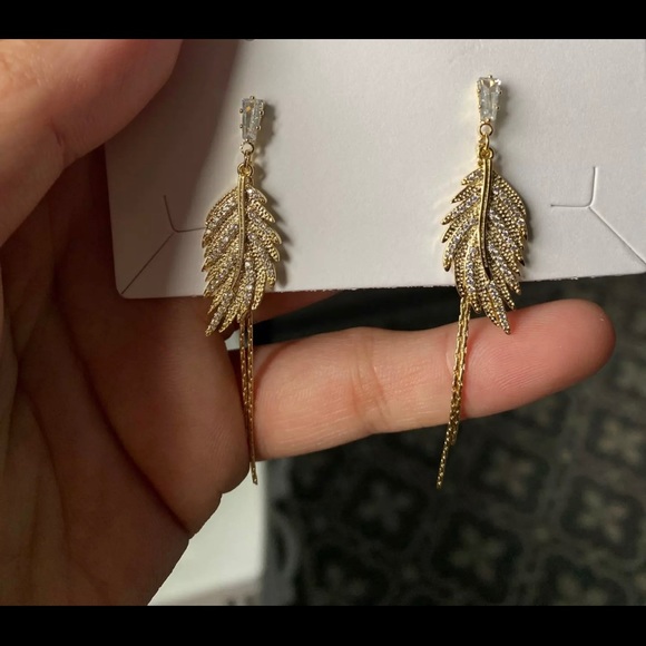 New Gold Leaf Tassel Stud Earrings - Picture 3 of 8